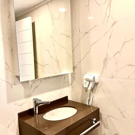 Luxury 2bdr Grand Sapphire